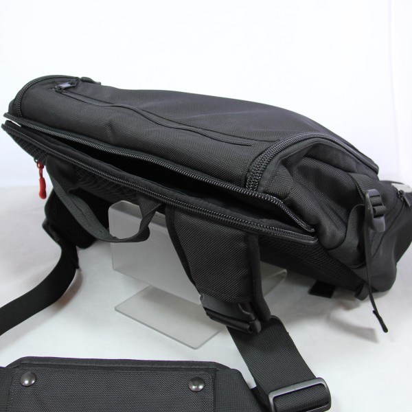 Tech Messenger Bag（テックメッセンジャーバッグ/ボディバッグ ...